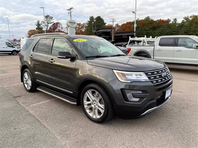 2017 Ford Explorer XLT 4WD photo