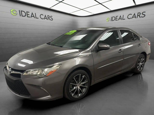 2017 Toyota Camry XSE FWD photo