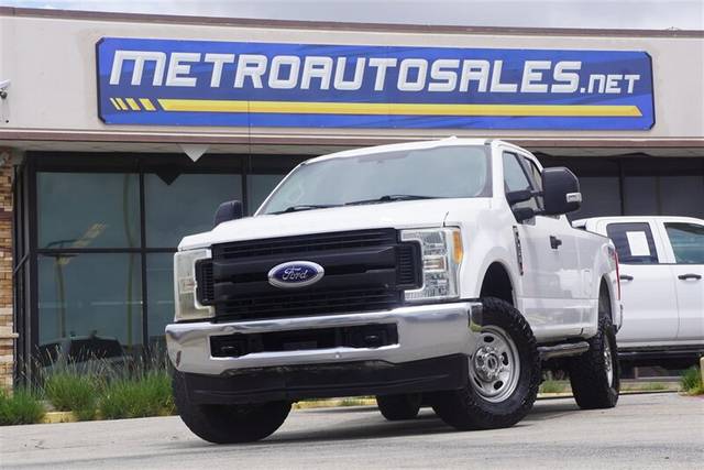 2017 Ford F-250 Super Duty XL 4WD photo