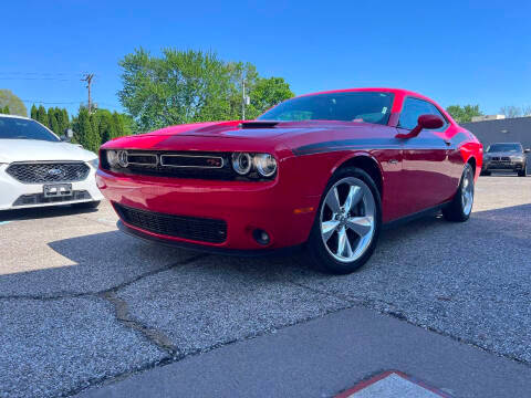 2016 Dodge Challenger R/T Plus RWD photo