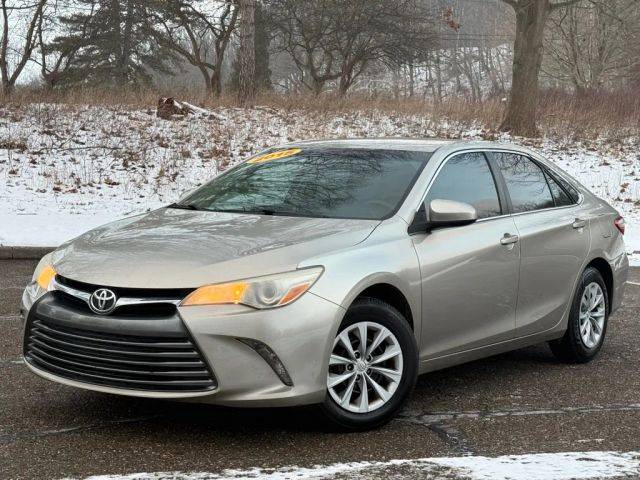2015 Toyota Camry LE FWD photo