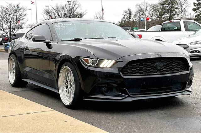 2016 Ford Mustang V6 RWD photo