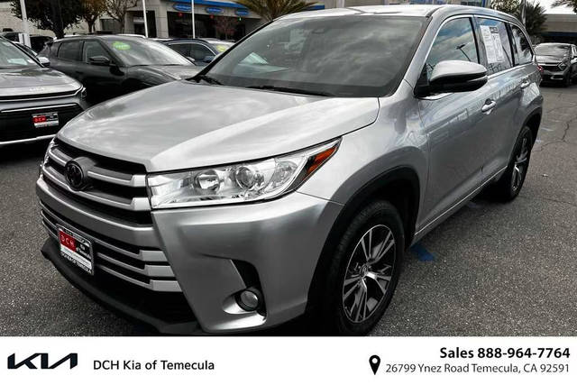 2017 Toyota Highlander LE Plus FWD photo