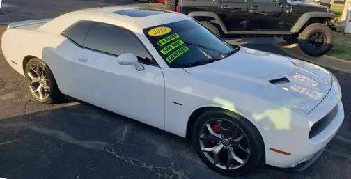 2016 Dodge Challenger R/T RWD photo