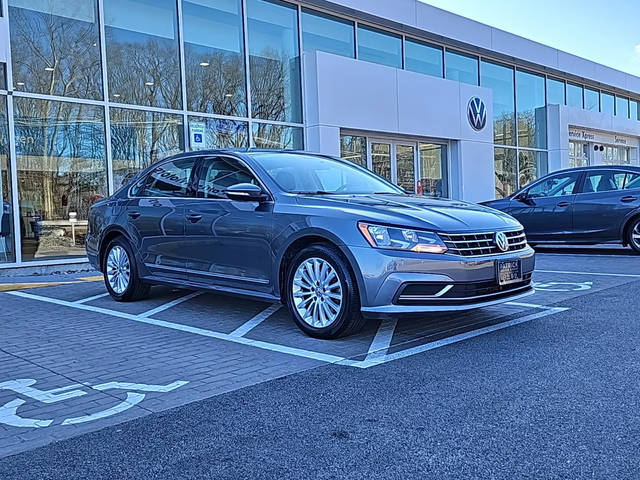 2017 Volkswagen Passat 1.8T SE FWD photo