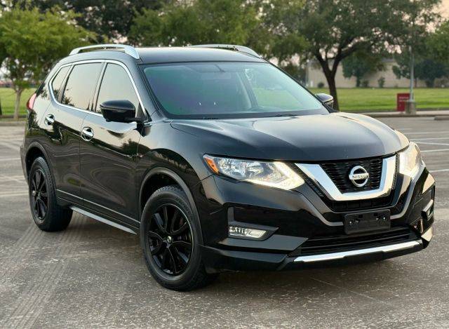2017 Nissan Rogue SV FWD photo