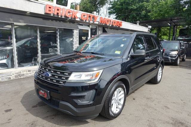 2017 Ford Explorer Base 4WD photo