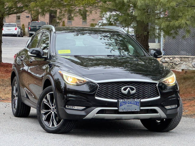 2017 Infiniti QX30 Premium AWD photo