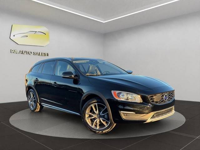 2017 Volvo V60 Cross Country  AWD photo