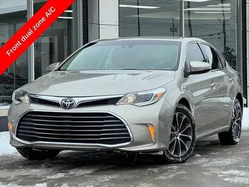 2017 Toyota Avalon XLE FWD photo