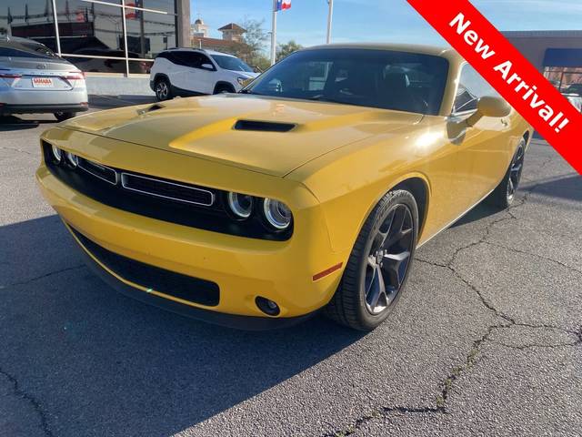 2017 Dodge Challenger SXT Plus RWD photo