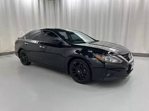 2017 Nissan Altima 2.5 SR FWD photo