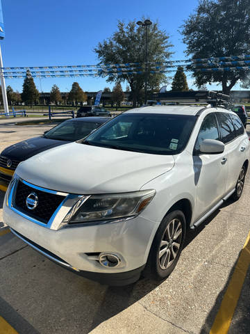 2016 Nissan Pathfinder SV FWD photo