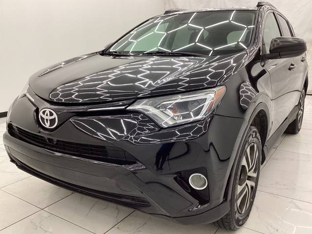 2017 Toyota RAV4 LE FWD photo