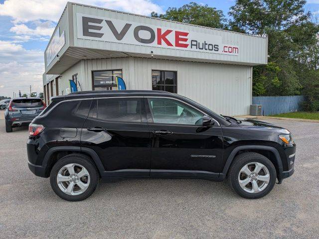 2017 Jeep Compass Latitude FWD photo