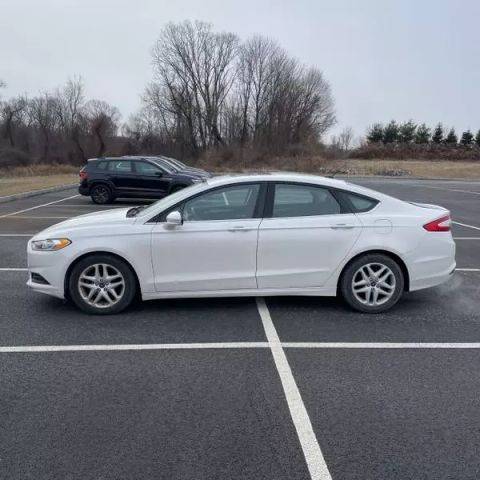 2015 Ford Fusion SE FWD photo