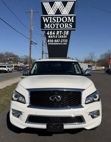 2017 Infiniti QX80  4WD photo