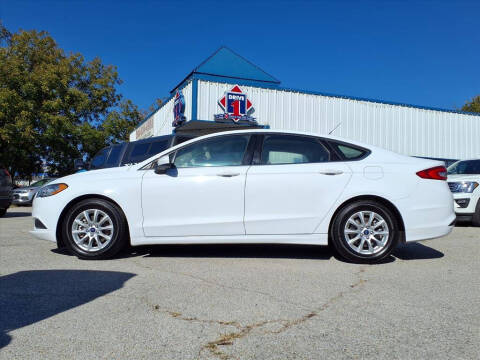 2017 Ford Fusion S FWD photo