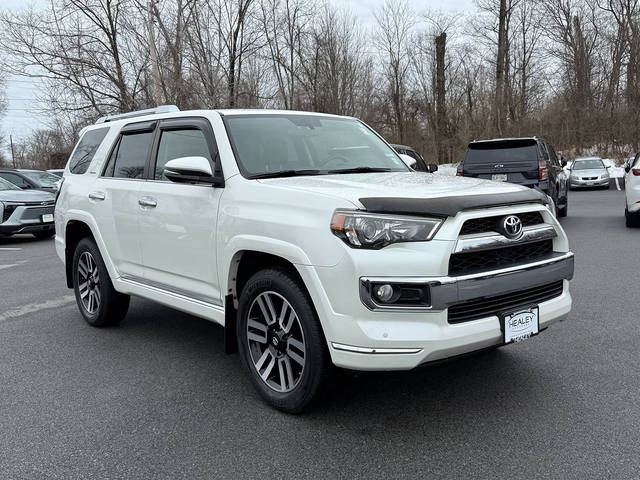 2017 Toyota 4Runner Limited 4WD photo