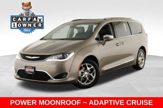 2017 Chrysler Pacifica Minivan Limited FWD photo