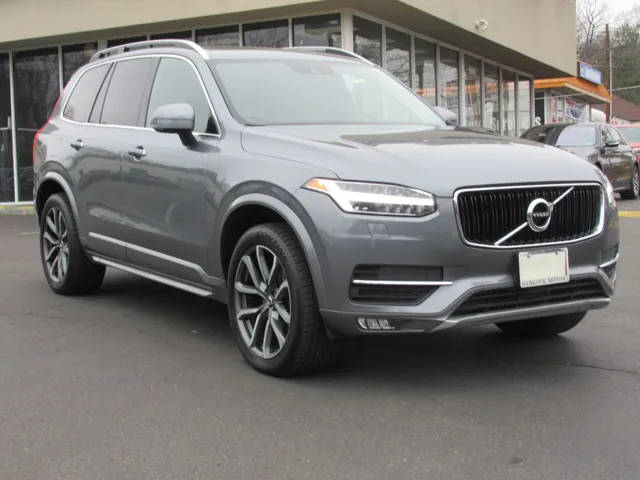 2017 Volvo XC90 Momentum AWD photo