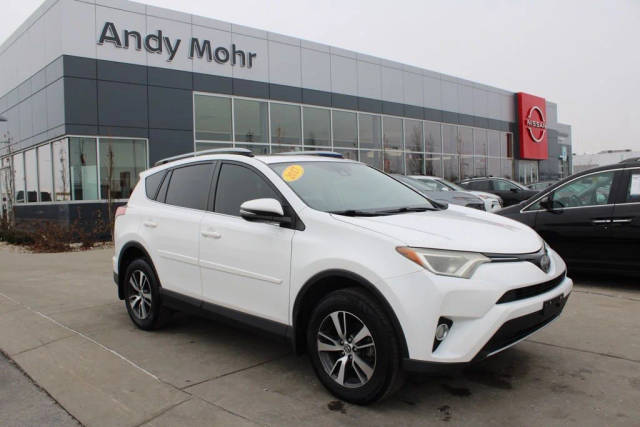 2017 Toyota RAV4 XLE AWD photo