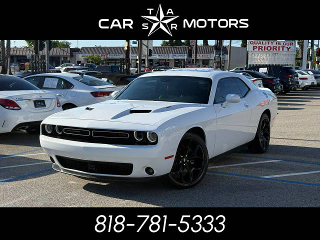 2017 Dodge Challenger R/T Plus RWD photo