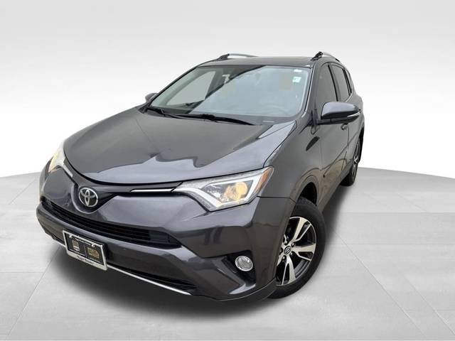 2017 Toyota RAV4 XLE AWD photo