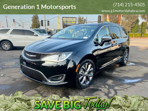 2017 Chrysler Pacifica Minivan Limited FWD photo