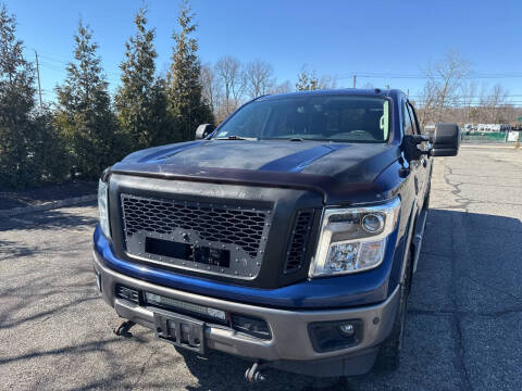 2017 Nissan Titan XD Platinum Reserve 4WD photo