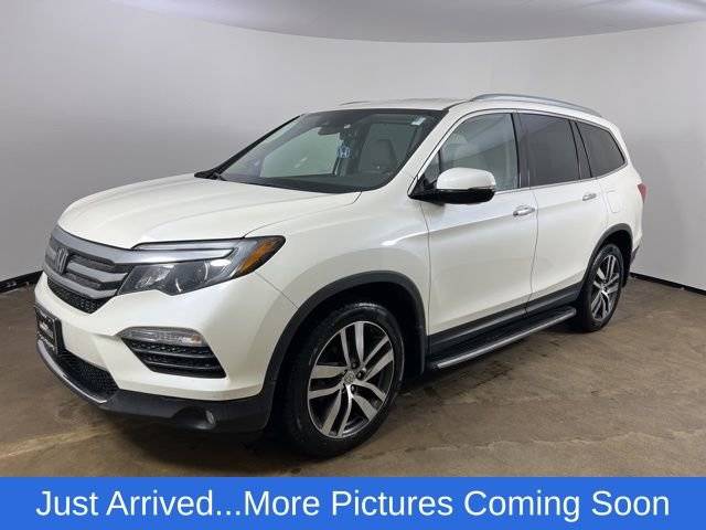 2017 Honda Pilot Touring AWD photo