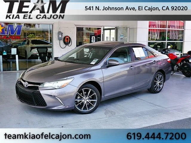 2017 Toyota Camry XSE FWD photo