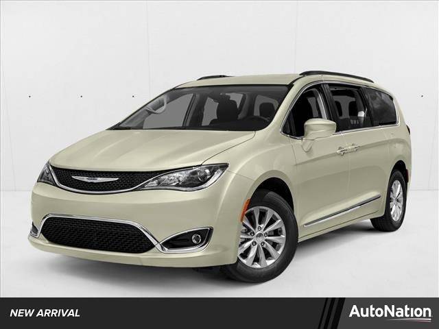 2017 Chrysler Pacifica Minivan Limited FWD photo