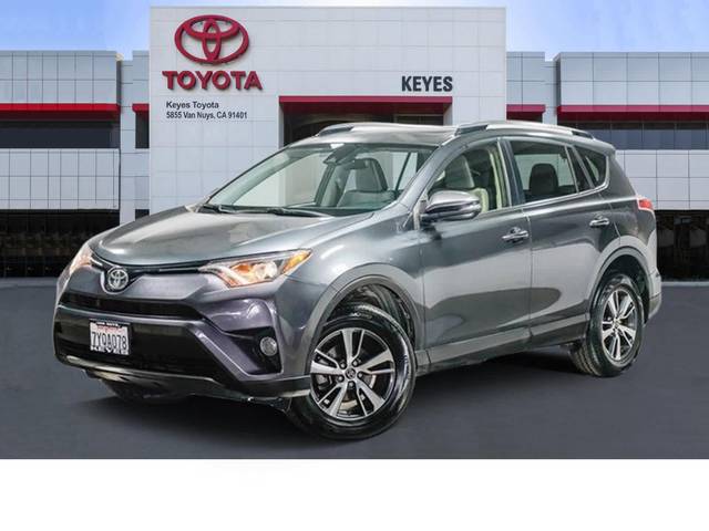 2017 Toyota RAV4 XLE FWD photo