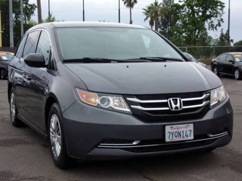 2017 Honda Odyssey LX FWD photo
