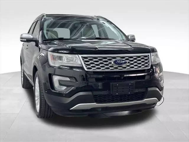2017 Ford Explorer Platinum 4WD photo