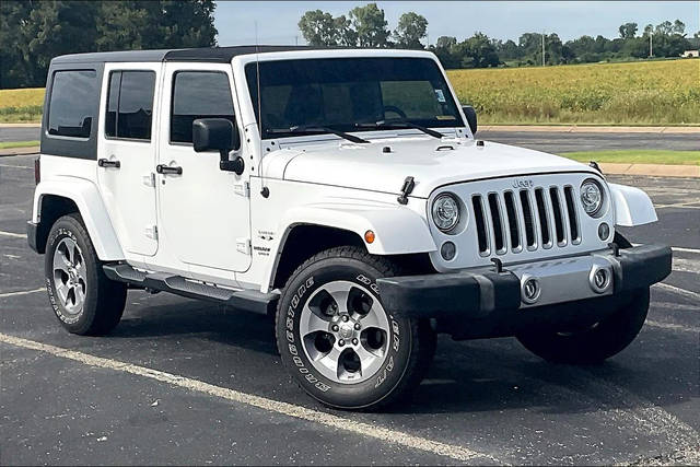 2017 Jeep Wrangler Unlimited Sahara 4WD photo