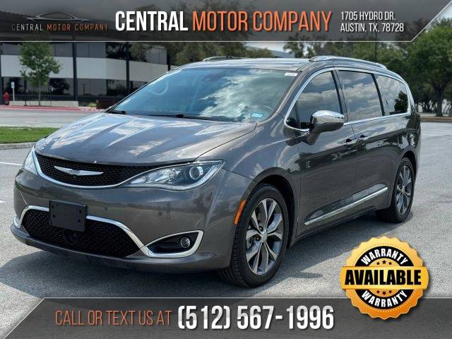 2017 Chrysler Pacifica Minivan Limited FWD photo