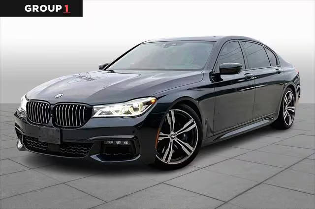2017 BMW 7 Series 750i RWD photo