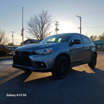 2017 Mitsubishi Outlander Sport LE 2.0 FWD photo