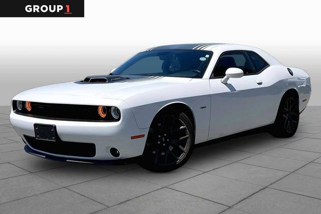 2017 Dodge Challenger R/T Plus Shaker RWD photo