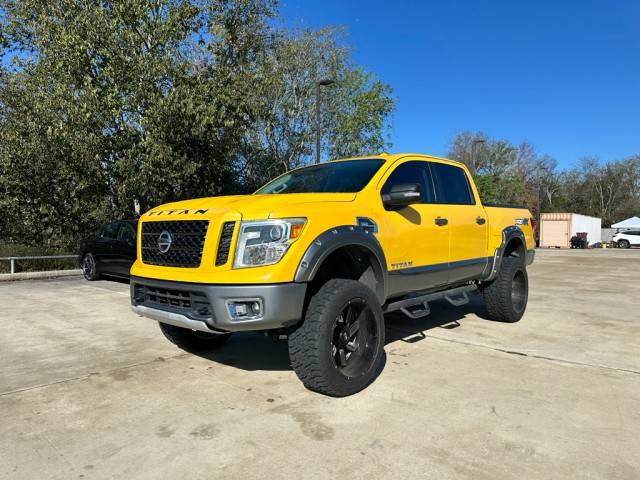 2017 Nissan Titan PRO-4X 4WD photo