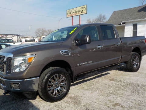 2017 Nissan Titan XD SV 4WD photo