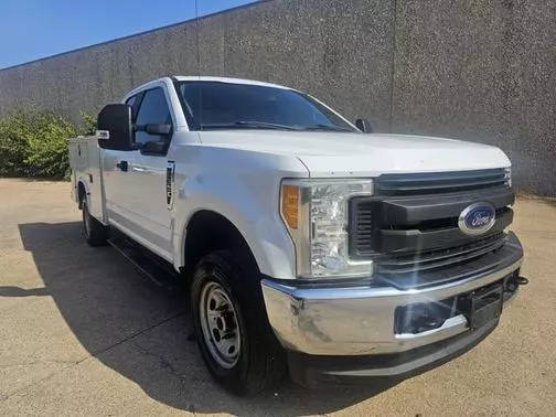 2017 Ford F-350 Super Duty XL 4WD photo