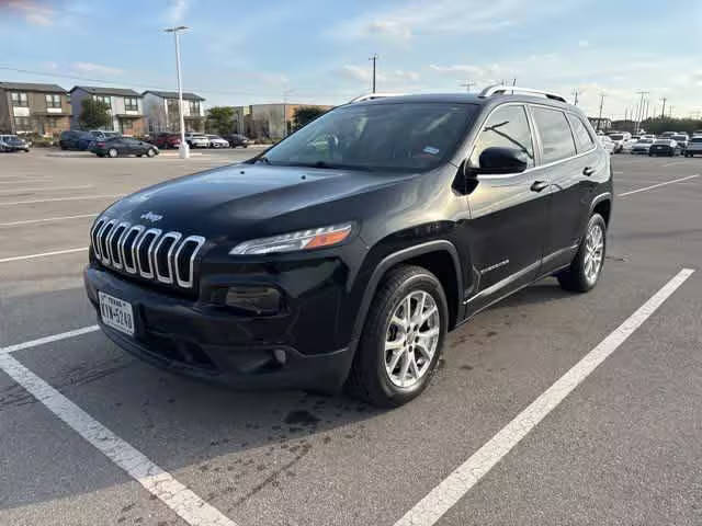 2017 Jeep Cherokee Latitude FWD photo