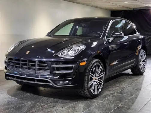 2015 Porsche Macan Turbo AWD photo