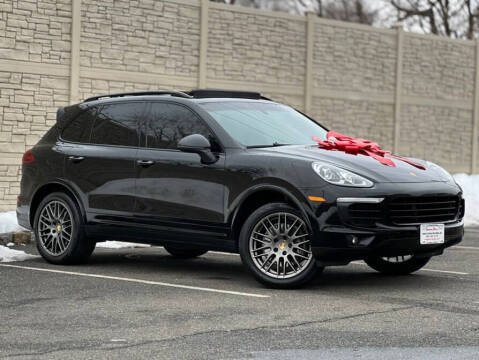 2017 Porsche Cayenne Platinum Edition AWD photo
