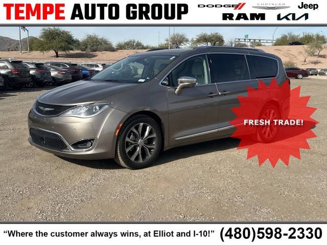 2017 Chrysler Pacifica Minivan Limited FWD photo