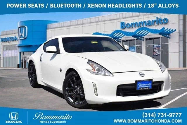 2017 Nissan 370Z RWD photo