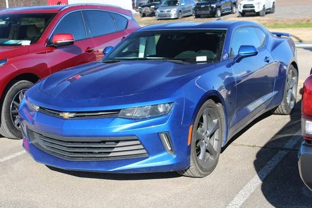 2017 Chevrolet Camaro 1LT RWD photo